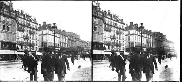 Same spot (Rue de Rivoli, by Hotel-de-Ville), different day