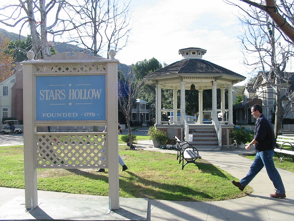 Gilmore Girls Set 1 | From the VIP Backlot tour. | Noelle And Mike | Flickr