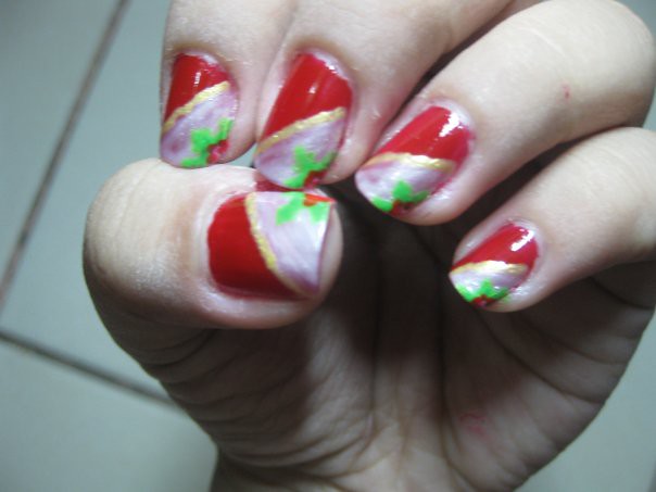 nail art mistletoe