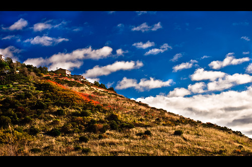Outlook by unfrequented, house colour home shadows view hill outlook elevated slant height slope steep lazio farfa mompeo unf