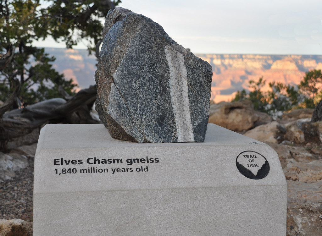 Grand Canyon Trail of Time - Elves Chasm gneiss 0300