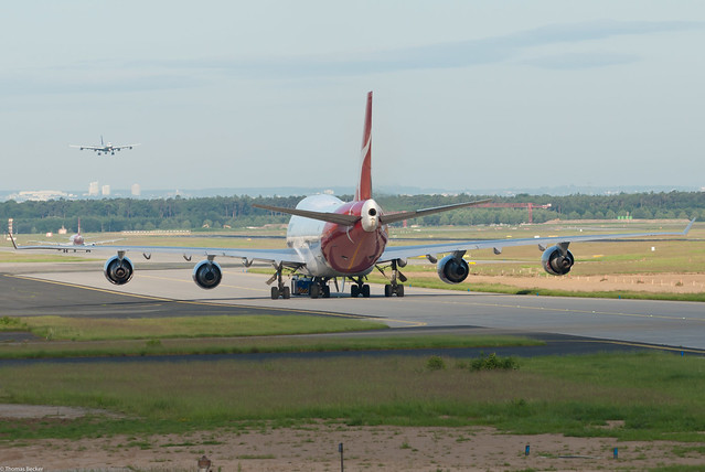 Qantas Airways Boeing 747-438 (ER) VH-OEE (43910)