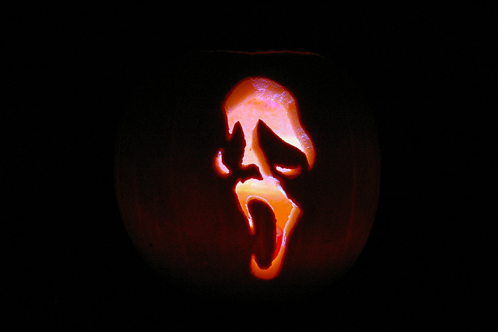 Scream/Ghost Face Pumpkin 2010 An old favourite redone for. 