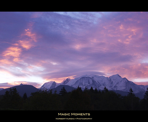 blue red orange cloud mountain sunrise violet mont blanc montblanc nikond90 afsvrnikkor18200mm13556ged