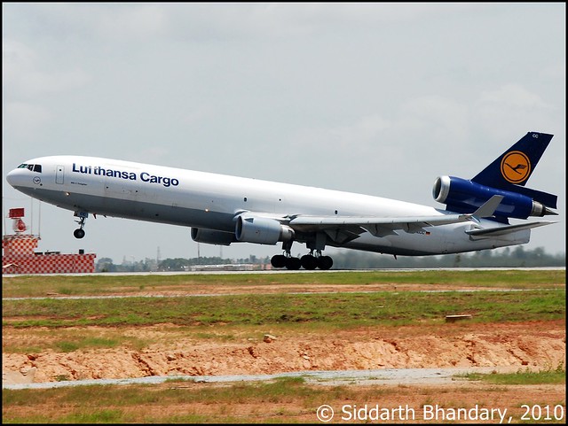 Lufthansa Cargo MD 11 rotating