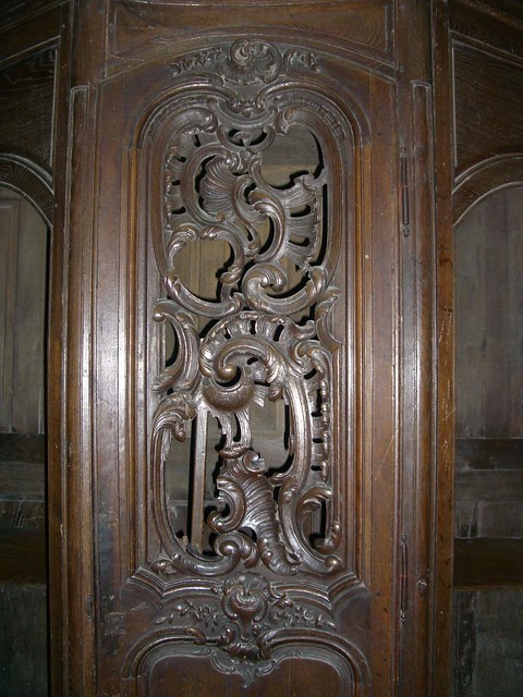 Reims, Basilique Saint-Rémi, confessionnal XVIIIe, détail des sculptures
