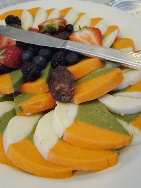 Veggie Cheeze and Fruit Plate