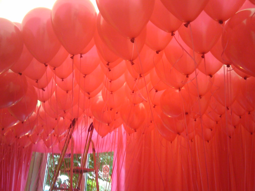 Balloon Ceiling For A Birthday Party Balloon Ceiling At Th