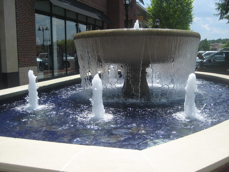 The fountain at The Avenue at Webb Gin