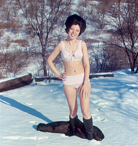house snow cold illinois view huntington bikini swimsuit eileen 1972 peoria huntingtondrive