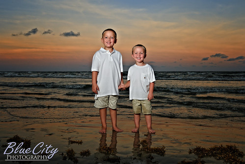 family sunset portrait sky seaweed color beach gulfofmexico boys water kids clouds children sand texas tx picture freeport surfside bluecityphotographycom
