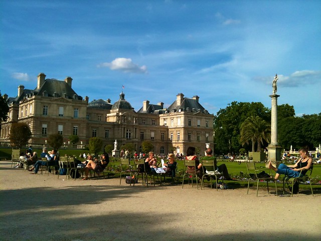 220610:Enjoying the sun in the Jardin du Luxembourg