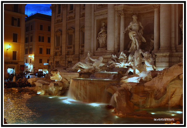Fontana di Trevi  Roma