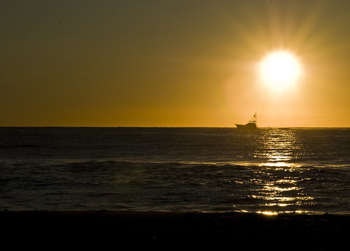ocean sun beach sunrise boat fishing nikon tamron 90mm