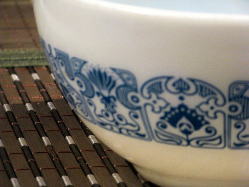 Blue Patterned Pyrex Vintage Pyrex Horizon Blue Pattern Milk Glass Ovenware Bow… | Flickr