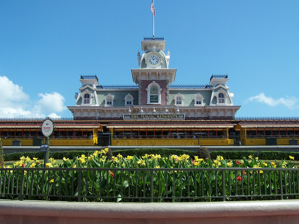 Magic Kingdom Entrance 2 | Taken @ the Walt Disney World Res… | Flickr