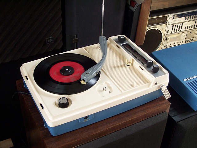 Aiwa P 172 radio phonograph