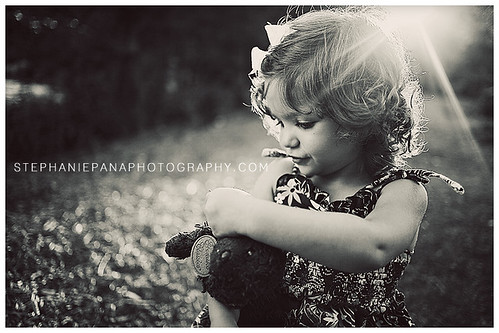 sunset blackandwhite color girl field catchycolors children bokeh lensflare backlighting 35mm20 canon5dmarkii