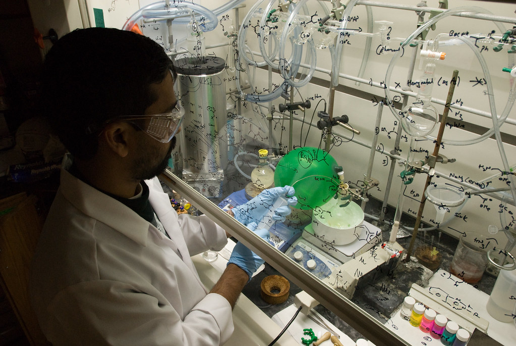 RGS10-017-049 | Dr. Arjun Raghuraman is attempting to synthe… | Flickr