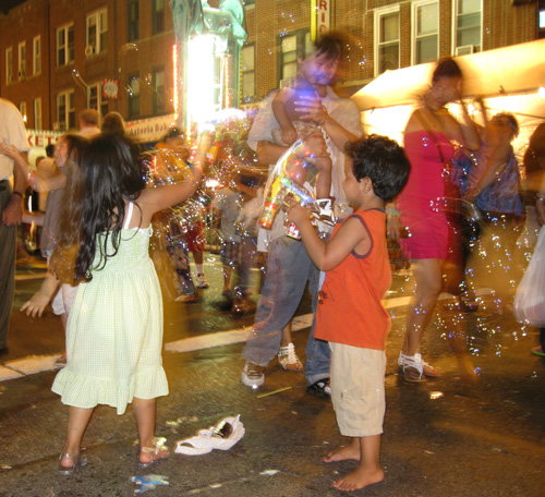 Blowing bubbles | Children frolick at the feast and zap each… | Flickr