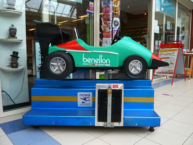 Kiddie Ride - Green Race Car Formula 1
