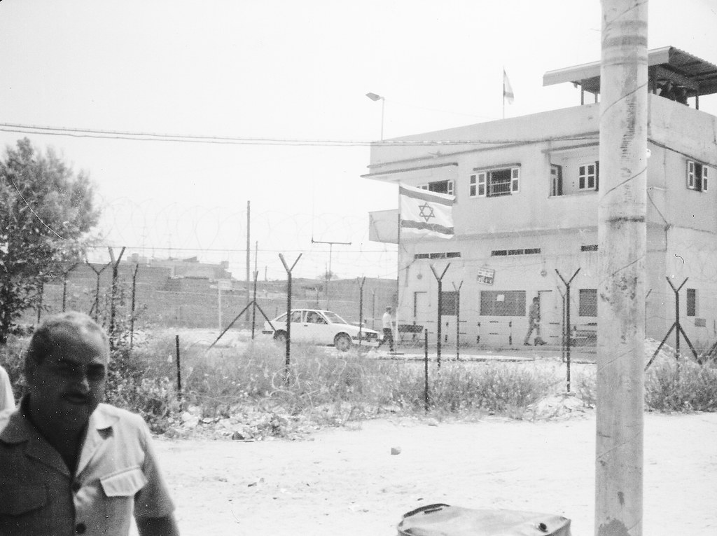 Occupied Rafah 1985 رفح المحتلة by Hossam el-Hamalawy حسام الحملاوي