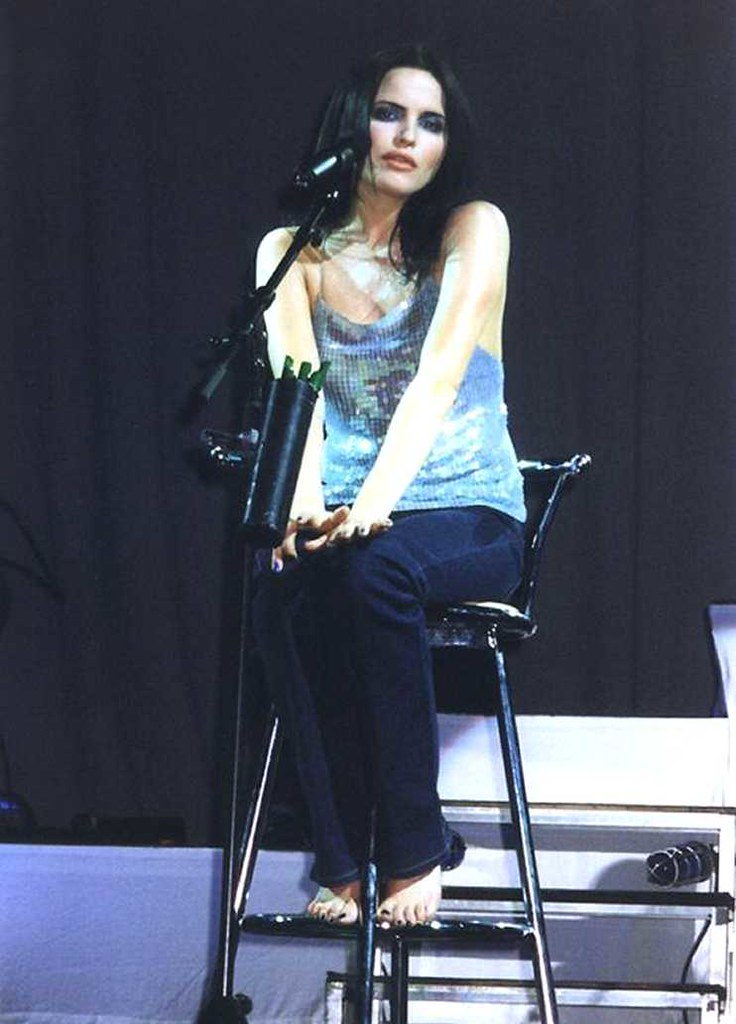 Flickriver: Photoset 'Andrea Corr' by all female barefoot musicians