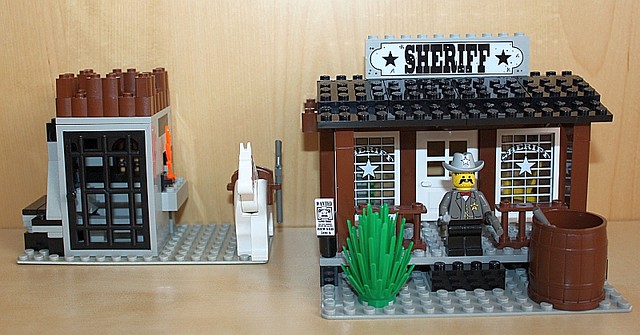 LEGO 6755 Sheriff's Lock-Up - Front