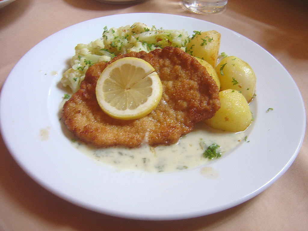 Schnitzel mit Kerbelsauce / Schnitzel with chervil sauce | Flickr
