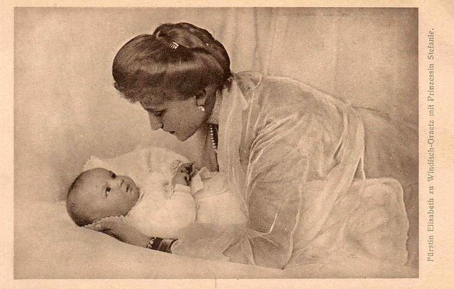 Königin Viktoria Eugenia von Spanien mit Kind, Spanish Queen with her little child