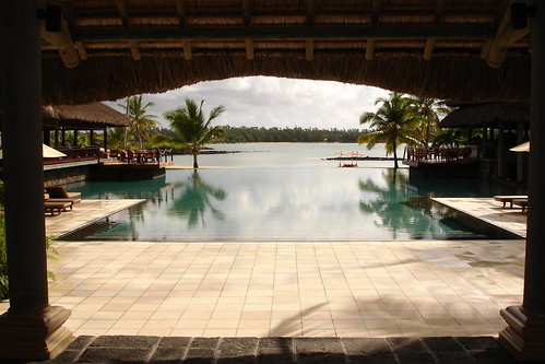 travel blue water pool geotagged hotel reisen swimmingpool mauritius geotag luxuryhotel luxushotel princemaurice constanceleprincemaurice geo:lat=20149434 geo:lon=57746248 travel4vitality