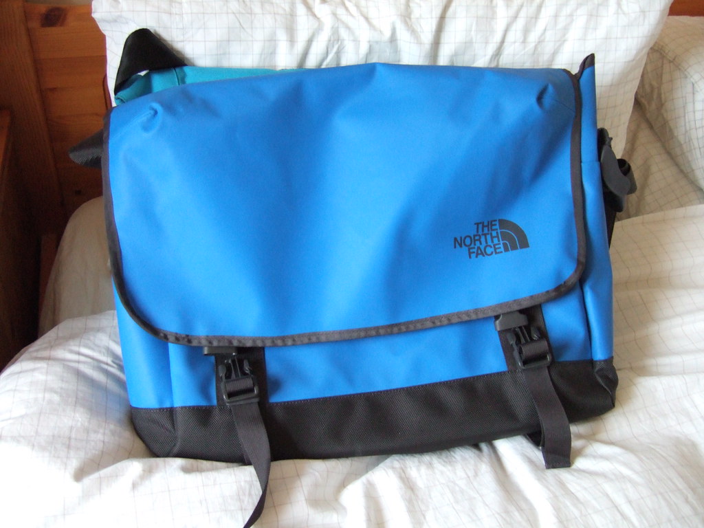 North Face Messenger Bag Large 1 | The Base Camp Messenger B… | Flickr