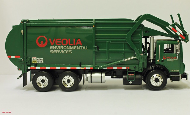 First Gear Veolia front load garbage truck.
