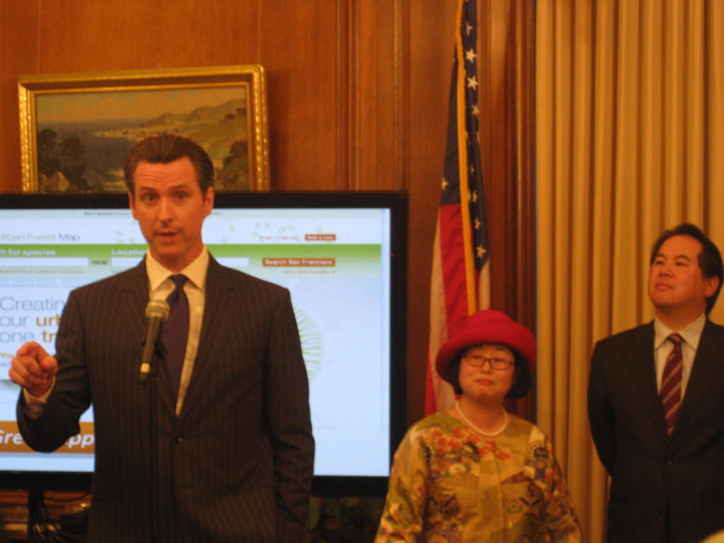 Mayor Newsom Signs Innovative Open Data Legislation | Flickr
