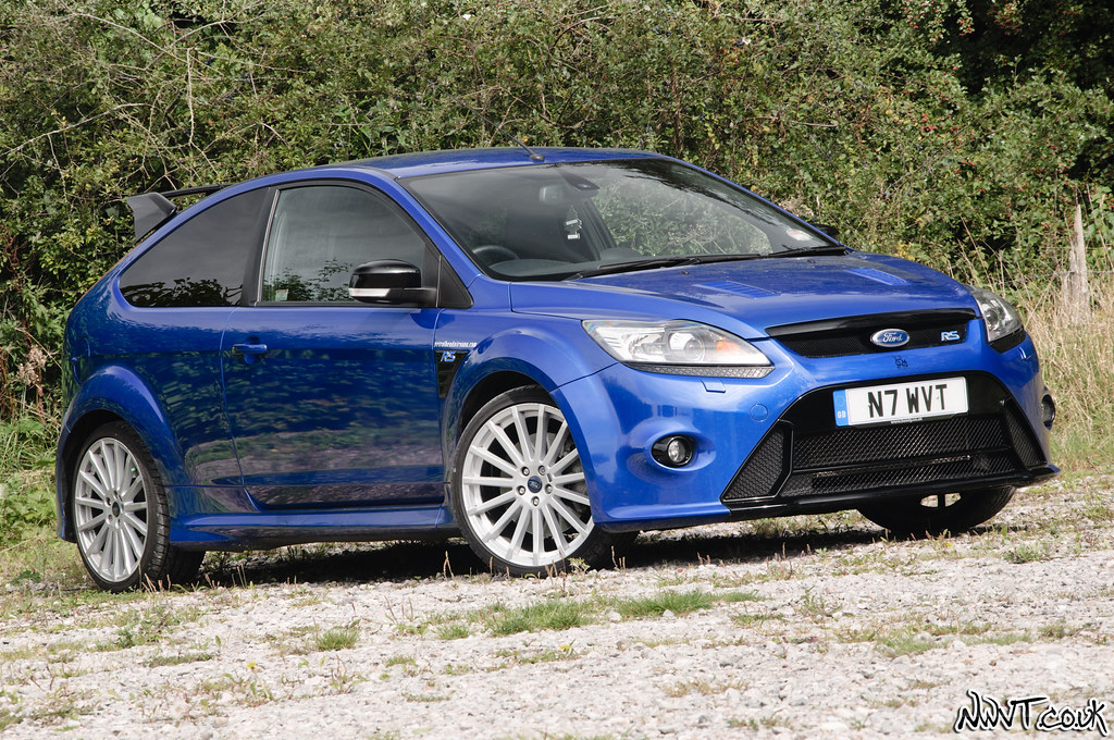 2009 Performance Blue Ford Focus RS Mk2 I went out and