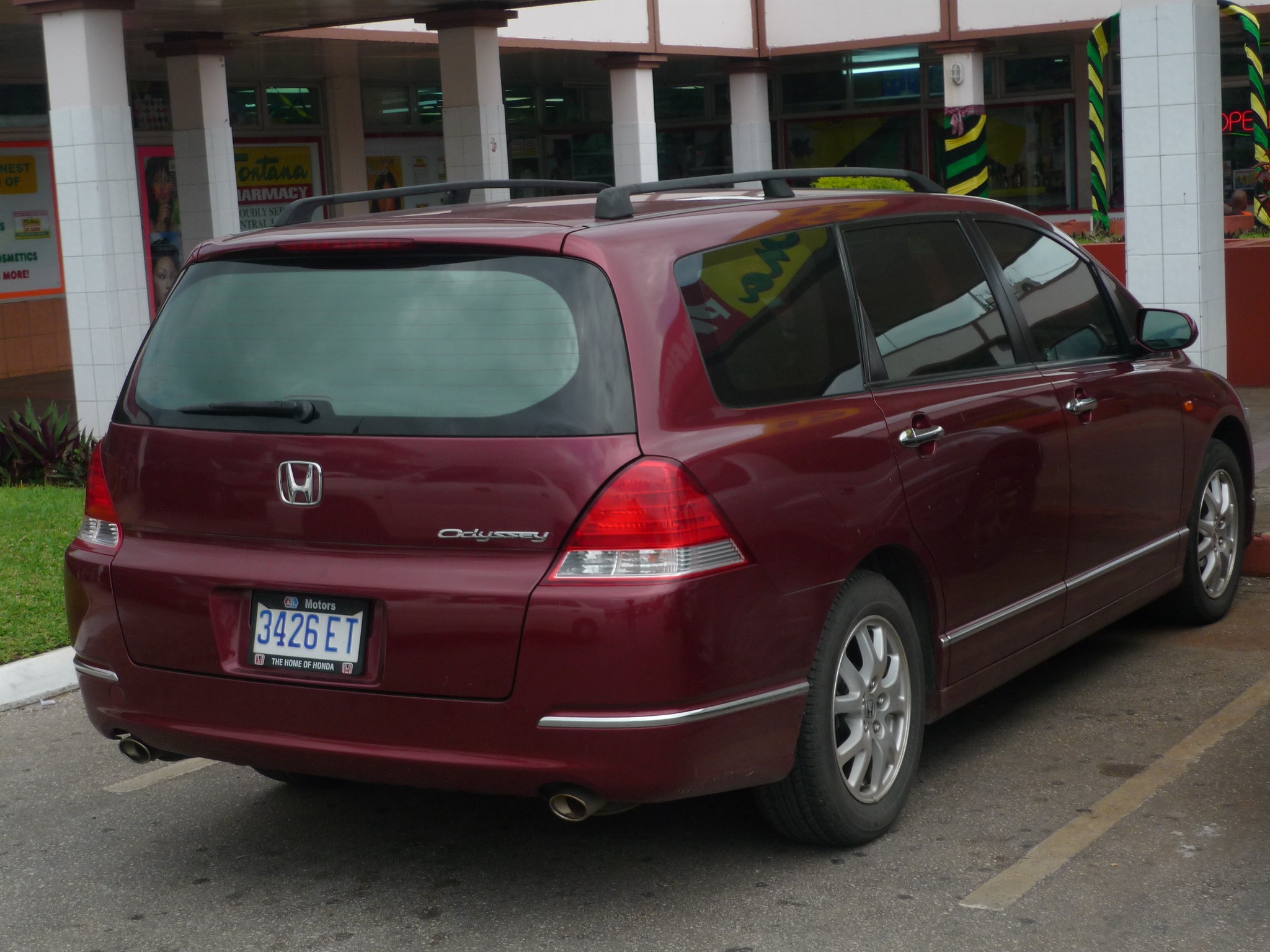 Honda, Toyota Minivans Surge as Price-Conscious Families Flee SUVs