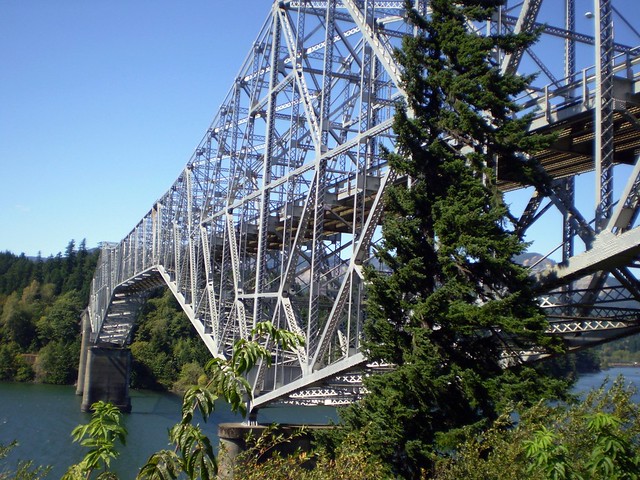 Bridge of the Gods from the Oregon side