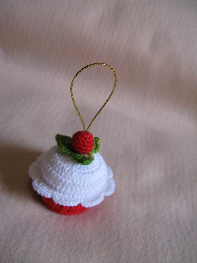 Pingente para Arvore de Natal - Mini Cupcake Croche | Flickr
