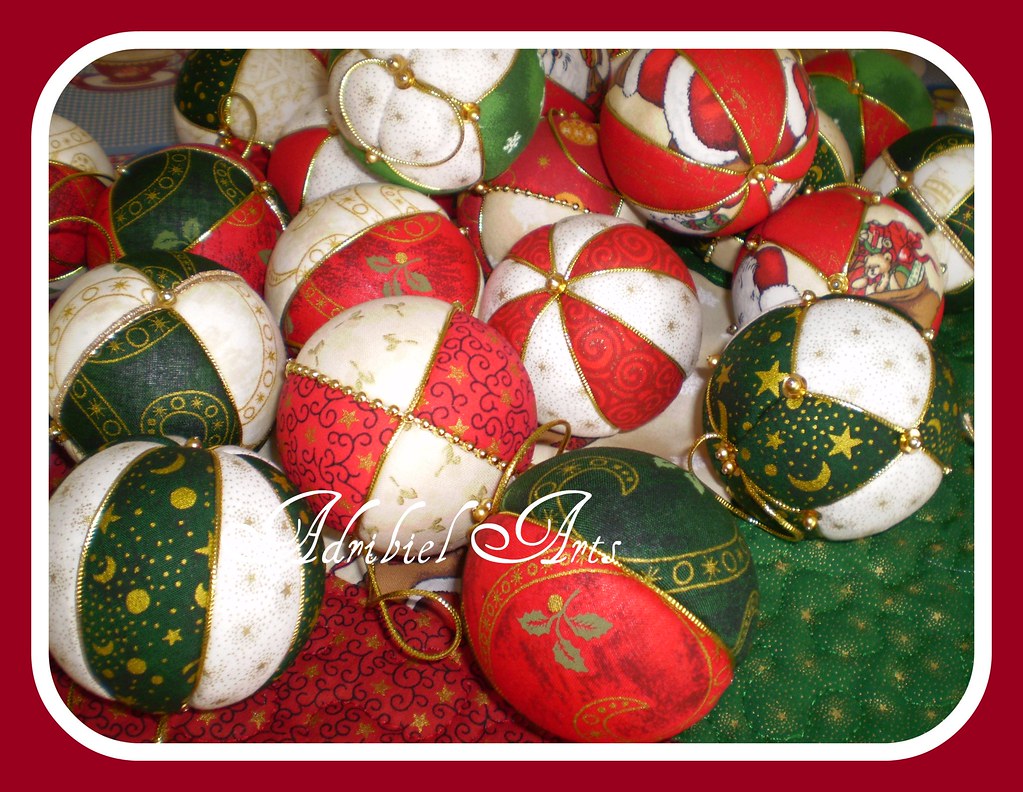 Bolas de Natal | Confeccionada em bola de isopor, tecido e f… | Flickr