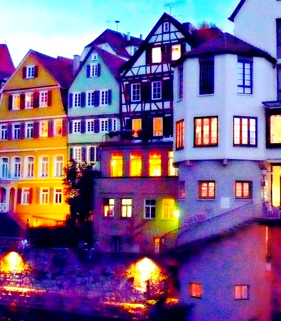 Tübingen : Zwingelmauer mit  illuminierter Neckarfront  zum  ~ flanieren ~ amüsieren ~ relaxen
