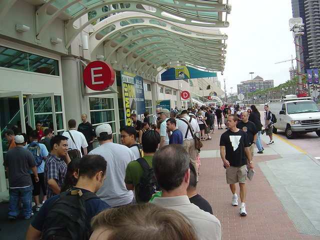 Comic-Con 2004 - the line outside