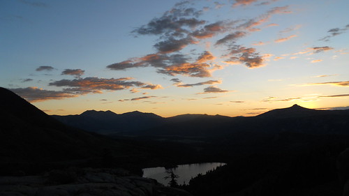 california lake mountains sunrise pacificcresttrail pct sierranevada froglake carsonpass mokelumnewilderness sectionj