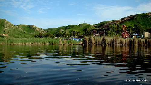 temple pond killa katas kallarkaharlake katasrajtemple tombplaceofworshipofgrandsonsofmuslimsaintabdulqadirgilani throneofgreatmughalemprorbaburtakhtebabri