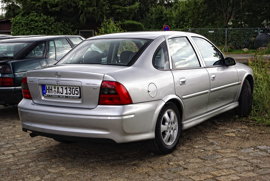 Покажи опель вектра б. Opel Vectra b 1.8. Opel Vectra 1.8. Opel Vectra b 1.6. Opel Vectra 1.8 2001.