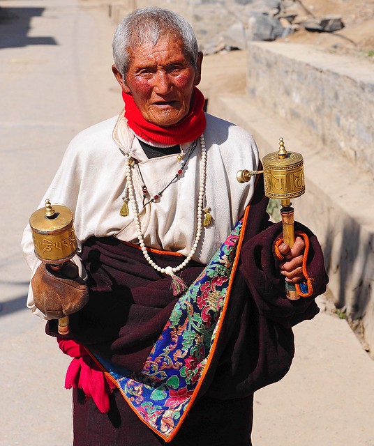 Prayer wheel མ་ནི་ཆོས་འཁོར་ ma ni chos 'khor,