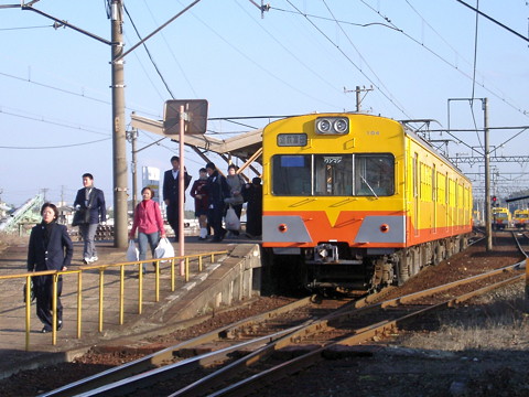 鉄道事故 三岐鉄道のディーゼル機関車が脱線 富田駅で繰り返す 三重 01 三日画師 Flickr