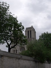 Notre Dame de Paris - Place du Parvis Notre Dame