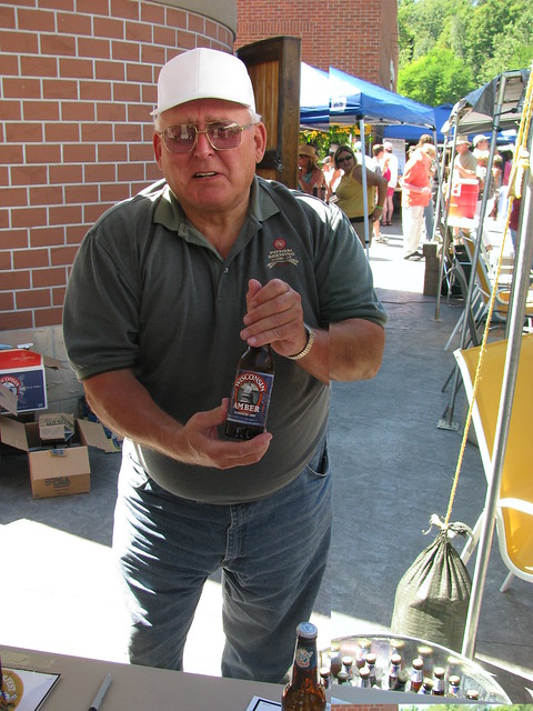 Mayor Sampling Capital Amber Beer