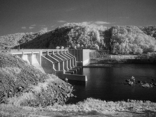 river flickr dam tennessee motionblur infrared powerplant hydroelectric hoyar72 olympuspenepl1micro43micro43 olympusmzuikodigital1442mmf3556lens