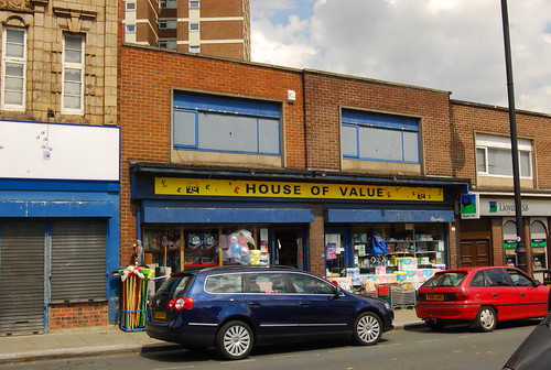 The former Apollo Discounts store | This was another shop my… | Flickr